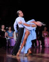 ダンススタジオへようこそ