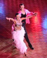 ダンススタジオへようこそ