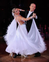 ダンススタジオへようこそ